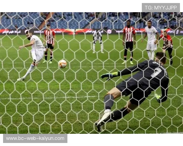 本泽马逆袭之路:从背锅侠到金球奖的传奇蜕变 本泽马逆袭之路:从背锅侠到金球奖的传奇蜕变