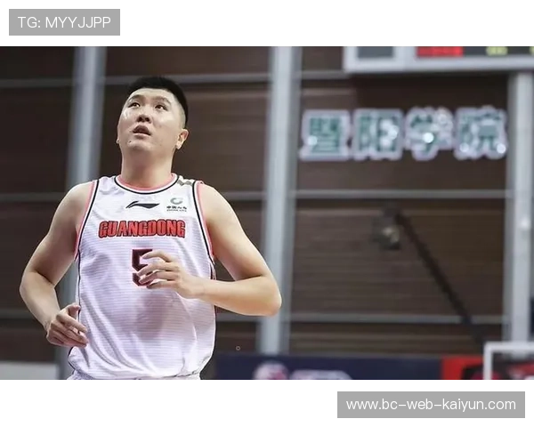 CBA王薪凯:三分火力的秘密武器,训练不止于汗水 CBA王薪凯:三分火力的秘密武器,训练不止于汗水