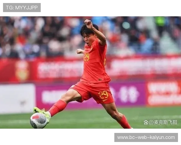 国足热身赛再度零封,后防稳如铁——展现坚韧不拔的防线之魂