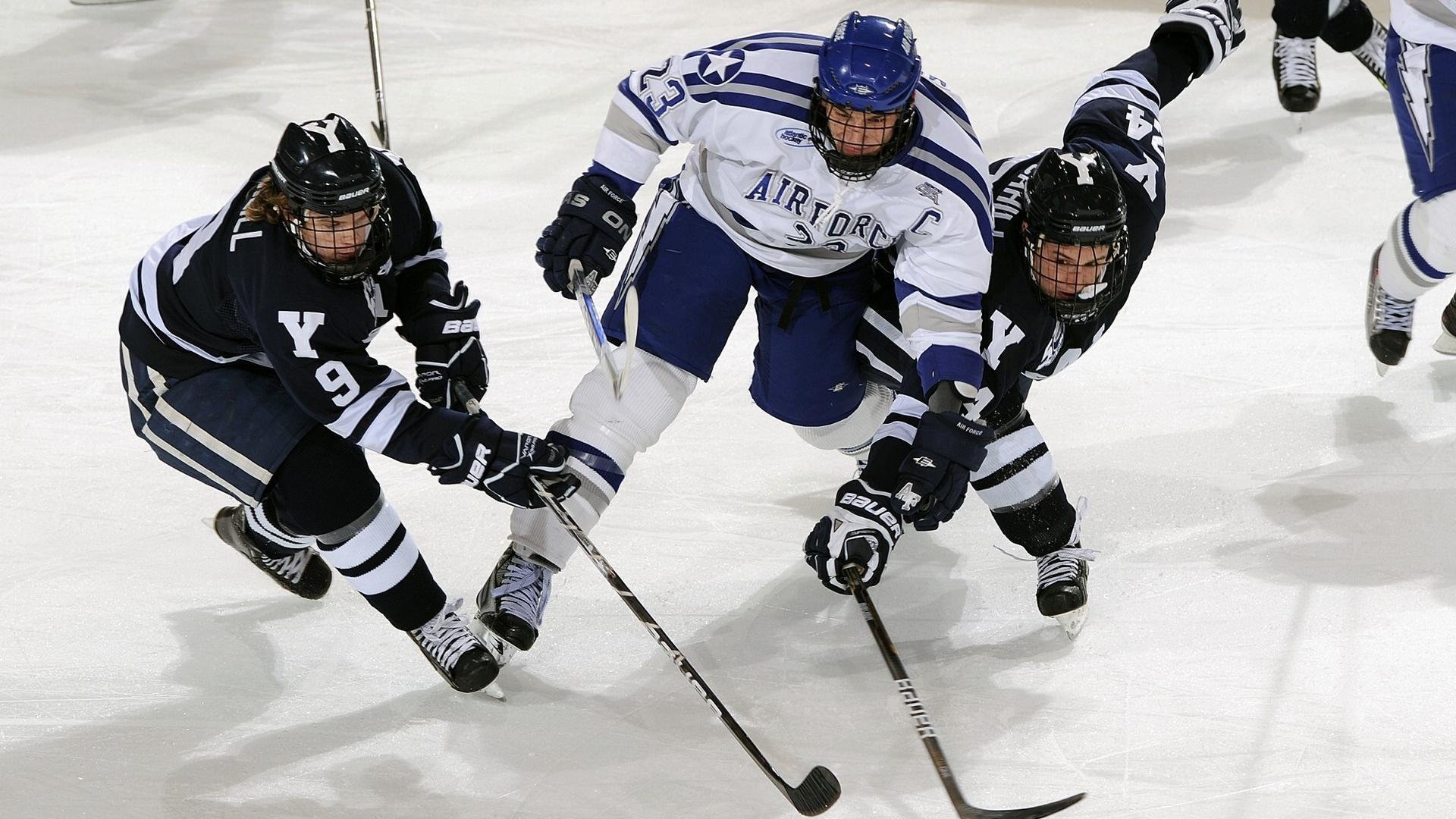 足球VAR判罚再引争议